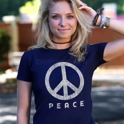6 Dollar Shirts photo