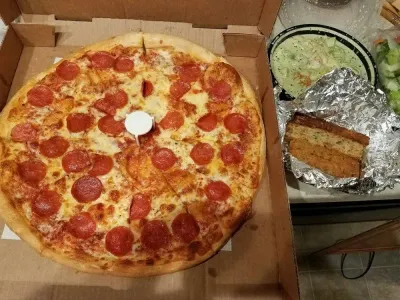 Cravings Pizzeria photo