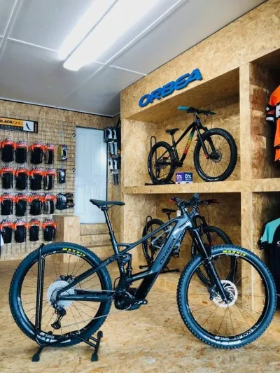 Erin Bike Hut photo