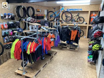 Erin Bike Hut photo