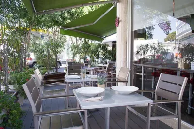 Olives & Burgers photo
