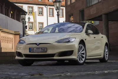 Tesla Taxi photo