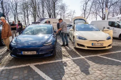 Tesla Taxi photo
