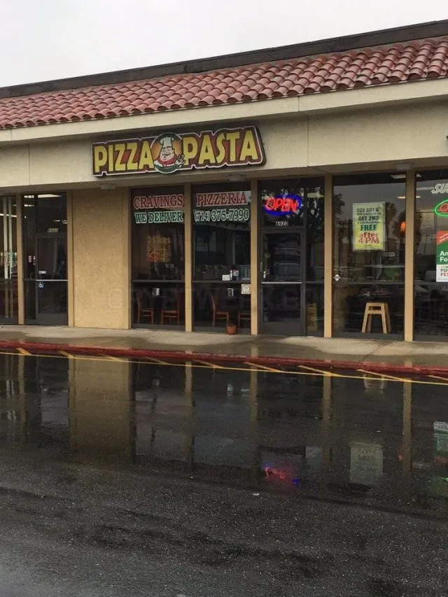 Cravings Pizzeria website