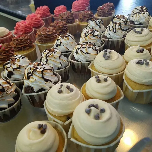 Cups and Cakes Bakery website