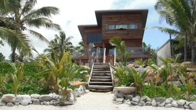 Kaireva Beach House website