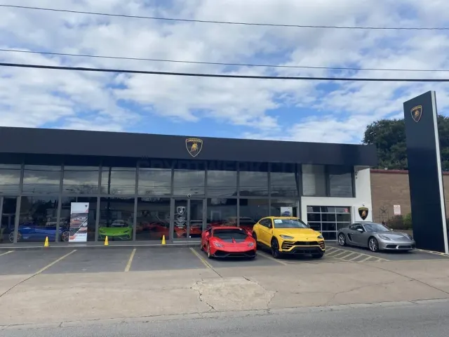 Lamborghini Austin website