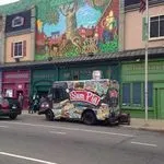 Sum Pig Food Truck logo