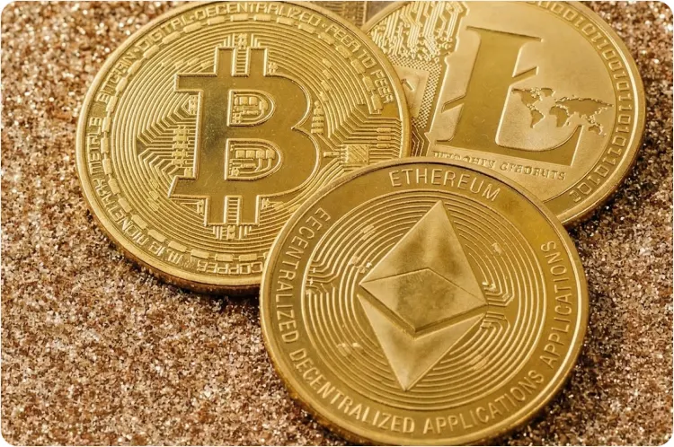 Why More Businesses Are Accepting Bitcoin (And What They Gain From It)
