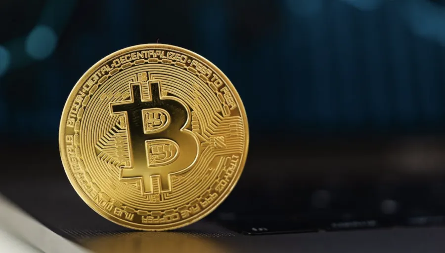 Bitcoin monitoring and Bitcoin mixers